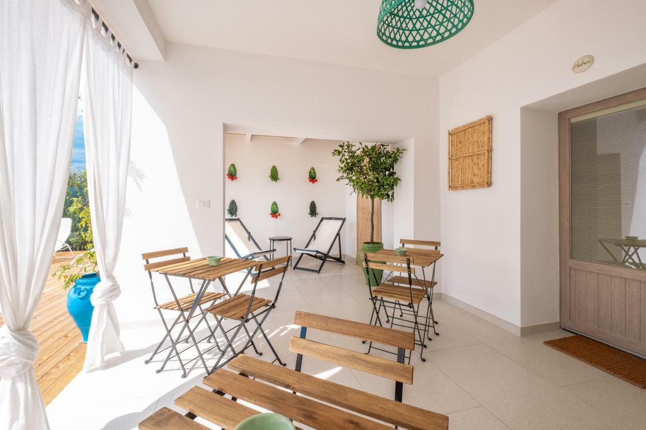 I Colmi - Trulli Suites มาร์ตินาฟรังกา ภายนอก รูปภาพ