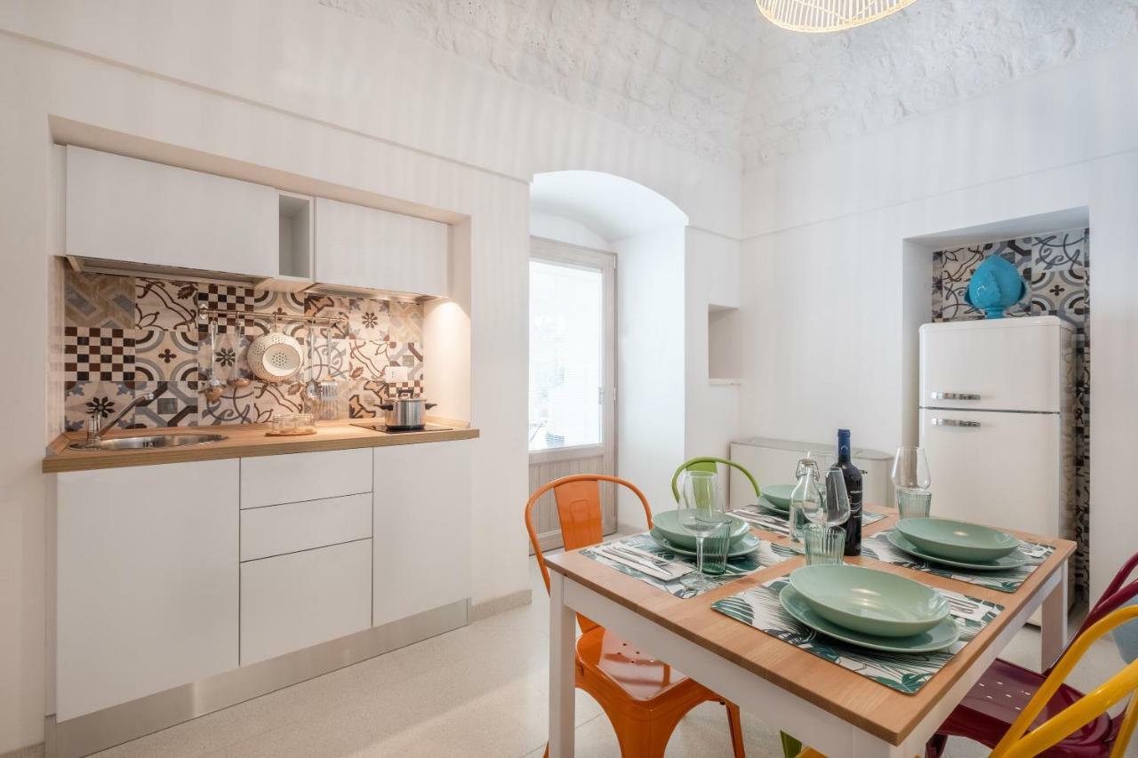 I Colmi - Trulli Suites มาร์ตินาฟรังกา ภายนอก รูปภาพ