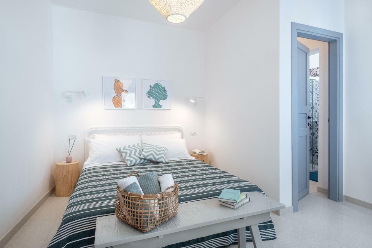 I Colmi - Trulli Suites มาร์ตินาฟรังกา ภายนอก รูปภาพ